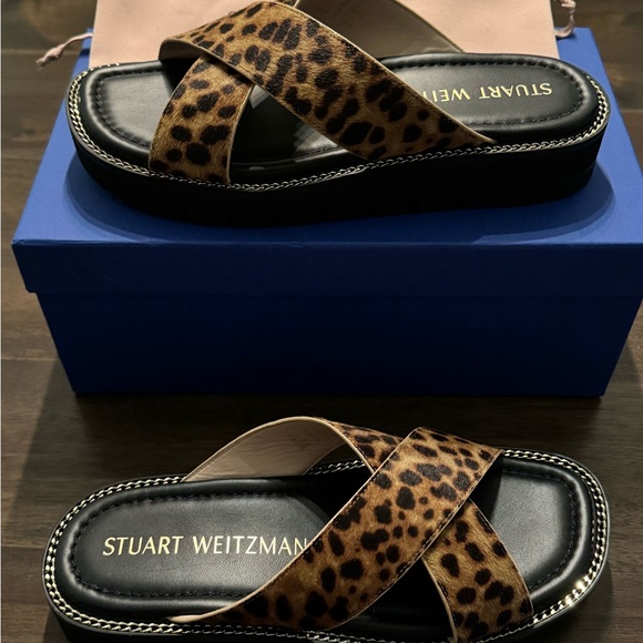 NWT STUART WEITZMAN
Roza Lift Leopard-Print Calf Hair Flatform Sandals - Picture 7 of 9